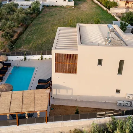 Diamond With Swimming Pool Ciliví